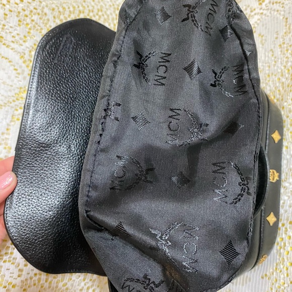 AUTHENTIC MCM MINI LEATHER HANDBAG - Picture 7 of 16